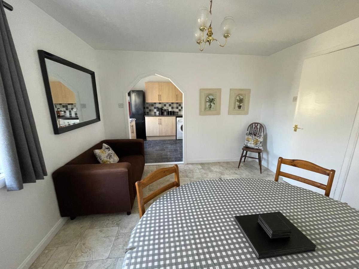 The Number Eleven Apartment Kilmuir  Экстерьер фото